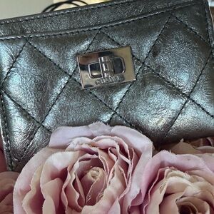 Chanel reissue metallic quilted leather card holder
